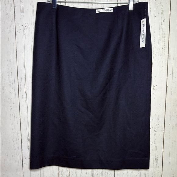 NWT Pendleton Navy Blue 100% Wool Knee Length Pencil Skirt Size 14 - Picture 1 of 5